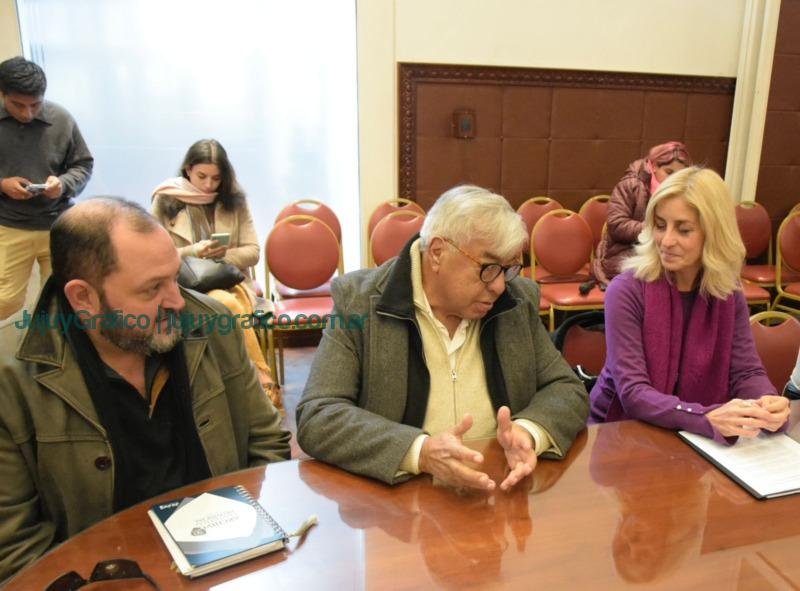 Proyecto de Ley. Declaración de arquitectura con tierra como Patrimonio Cultural Vivo 1 Proyecto de Ley. Declaración de arquitectura con tierra como Patrimonio Cultural Vivo 1